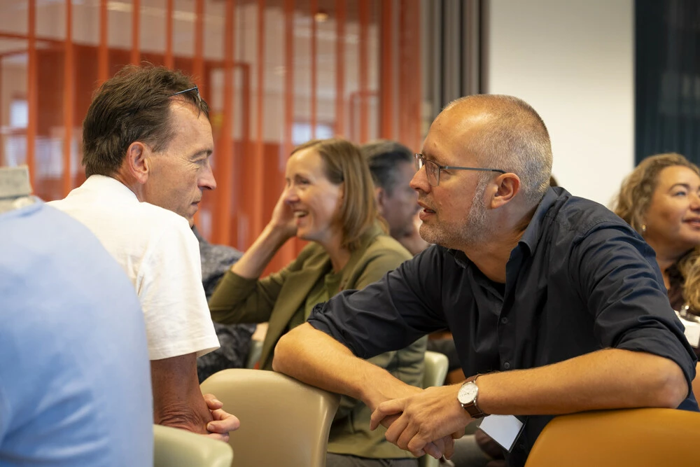 Er is altijd ruimte om even informeel te overleggen en bij te praten.